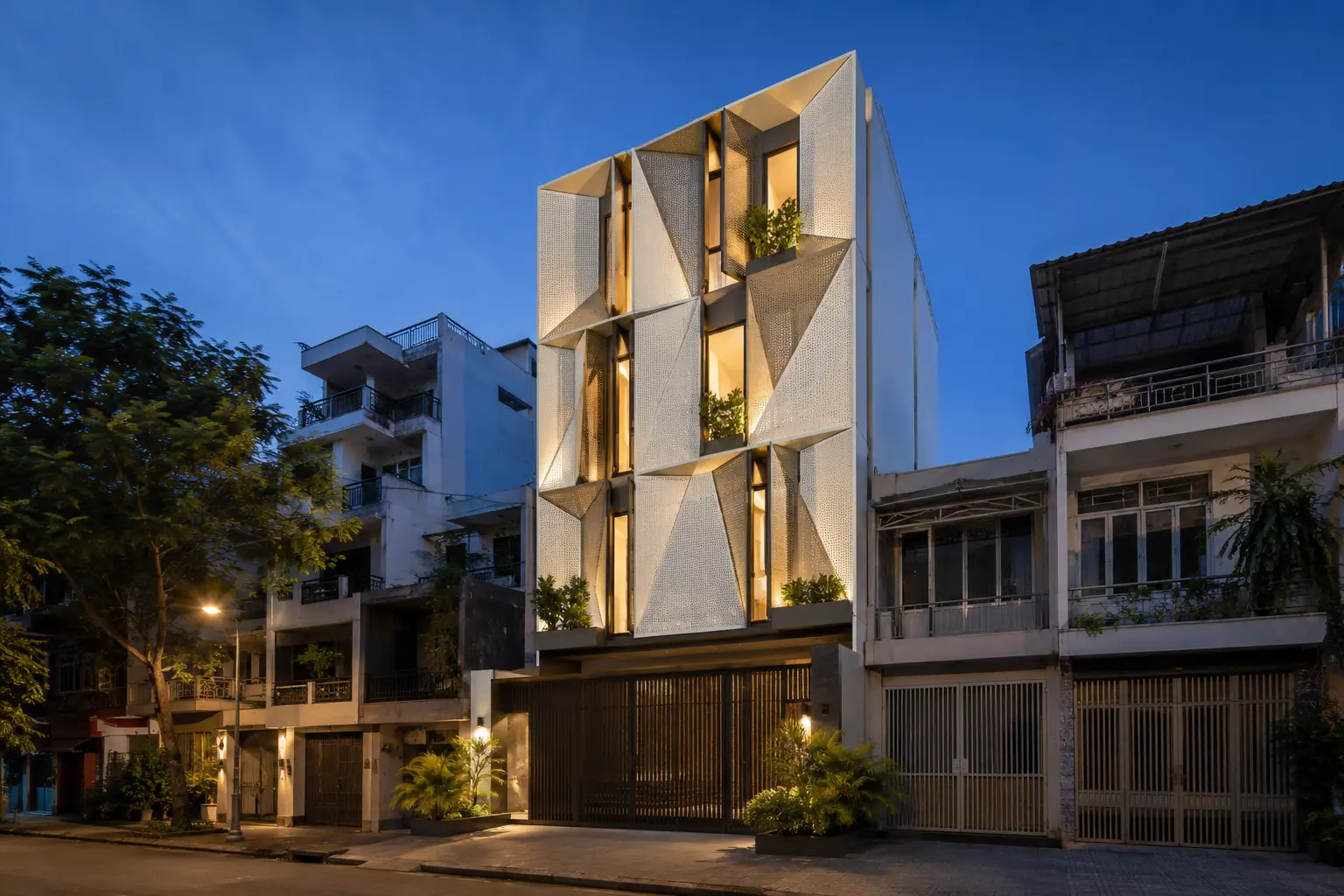Nhà Mặt Đứng Gấp 360 — Góc nhìn ban đêm — Home6D