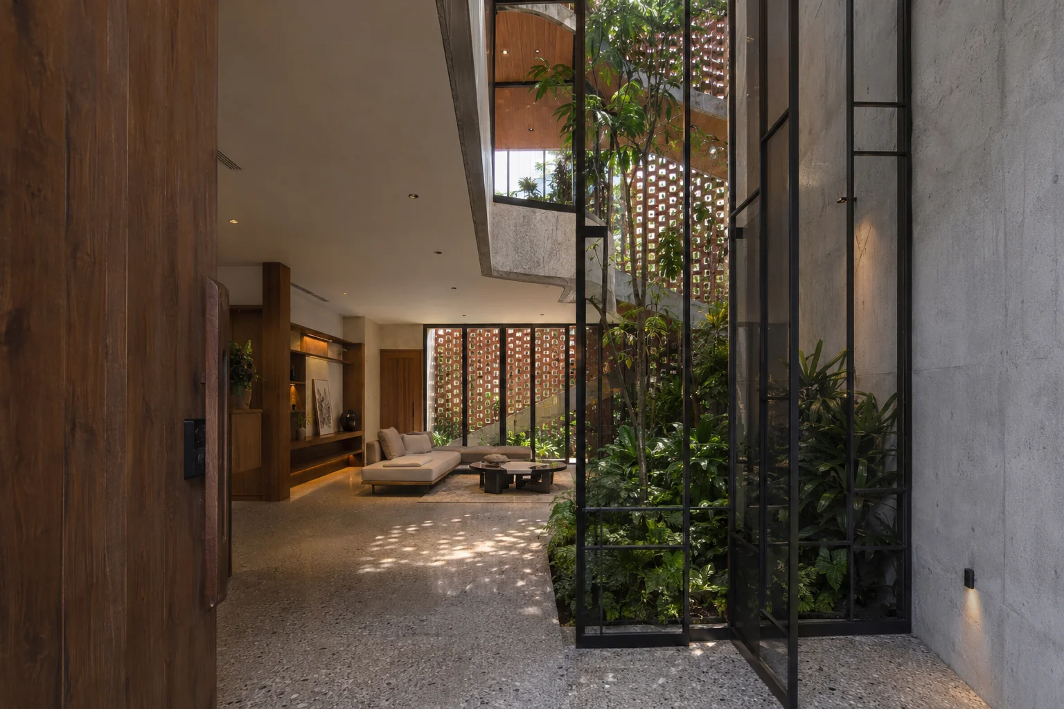 Nhà Phố Dải Lụa 390 — Sảnh vào, phòng khách và atrium — Home6D