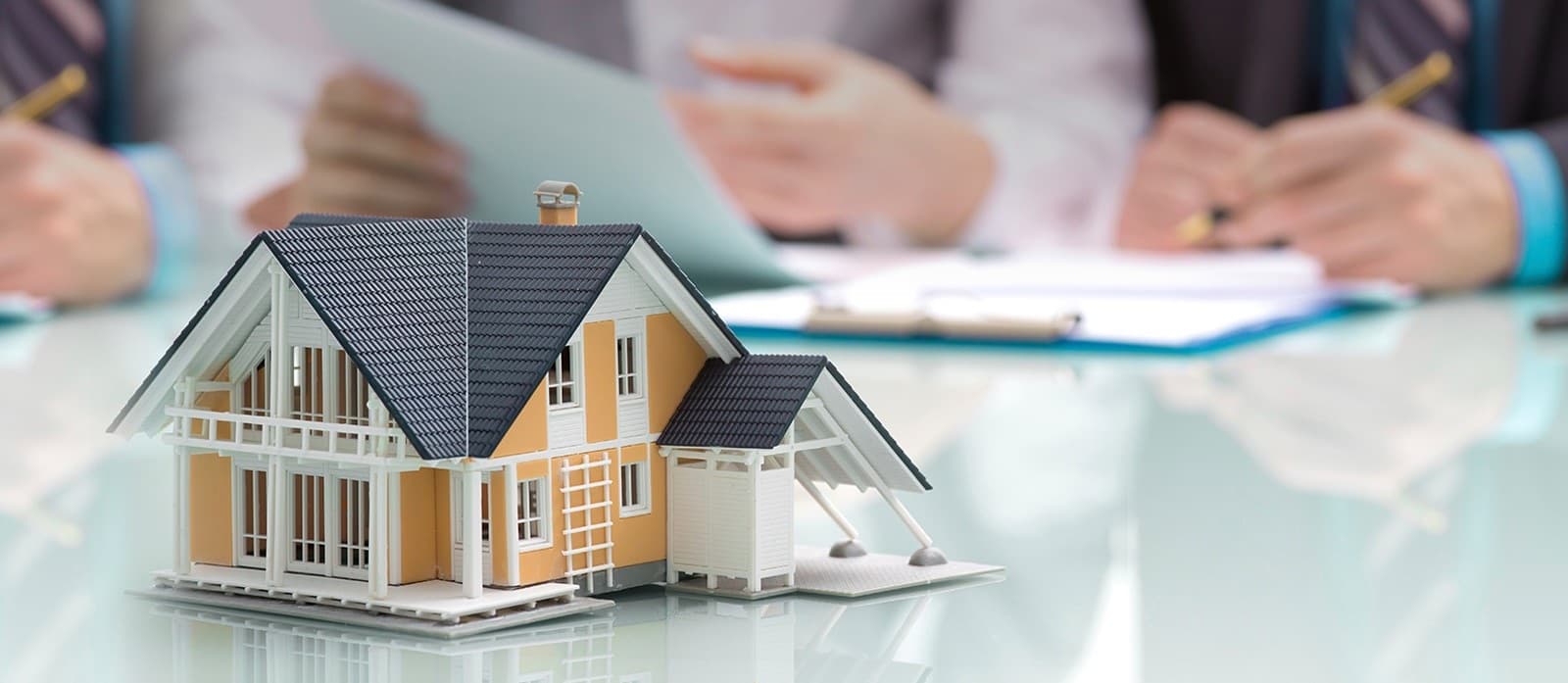 Tuổi Nhâm Tuất xây nhà năm 2025 có được không?