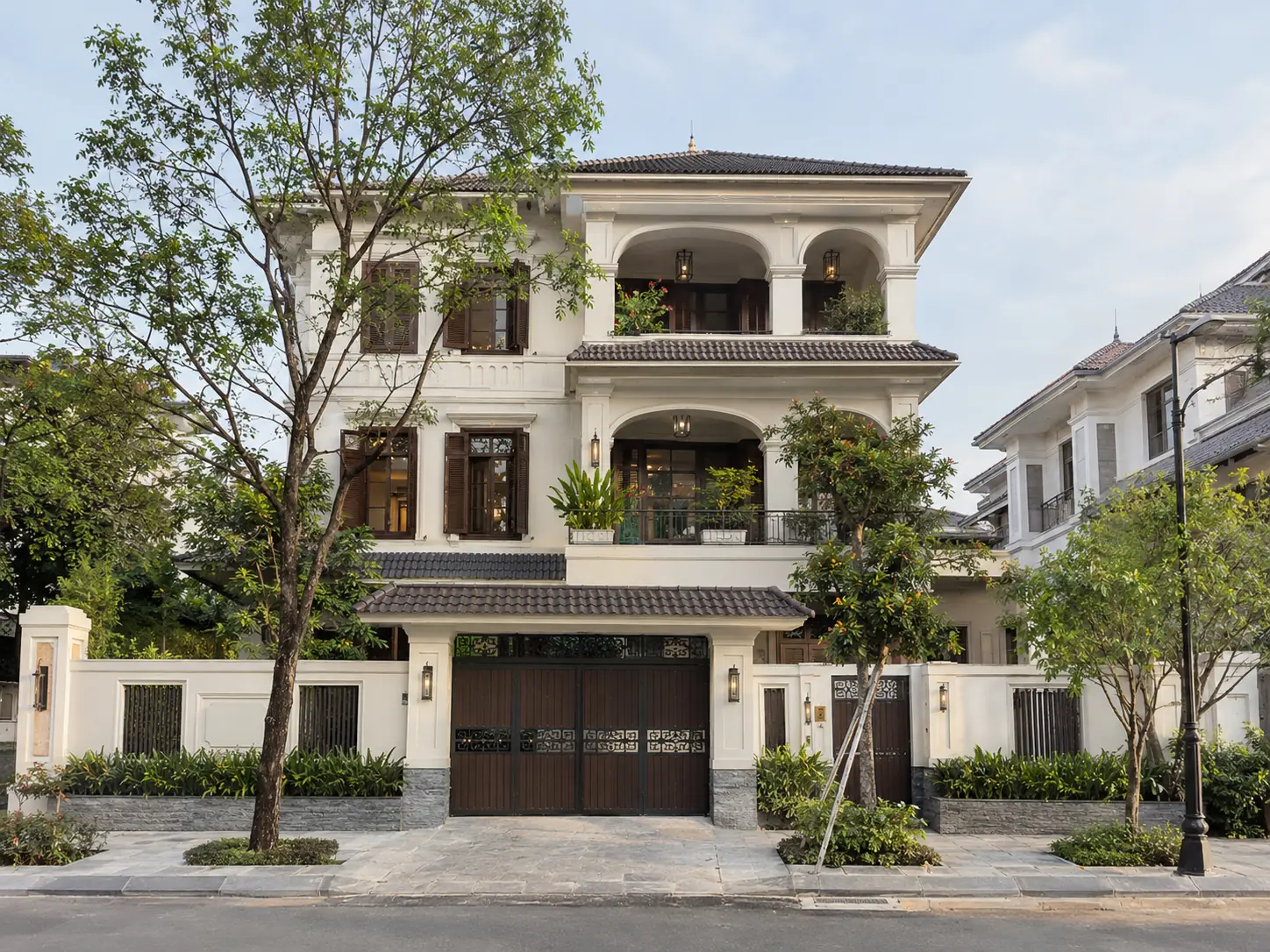 Villa Rosemont 640 – biệt thự tân cổ điển 3–4 tầng do Home6D phát triển
